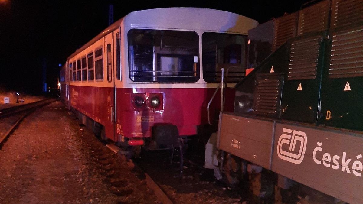 Na Táborsku vykolejil vlak, zastavil provoz na lokální trati
